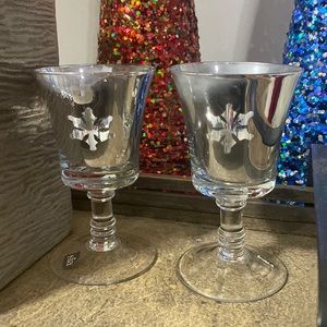 Sia  (2) snowy votive footed